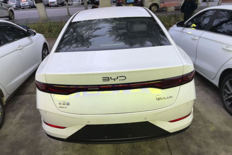 比亚迪 秦PLUS 2025款 DM-i 智驾版 55KM领先型车身外观6004