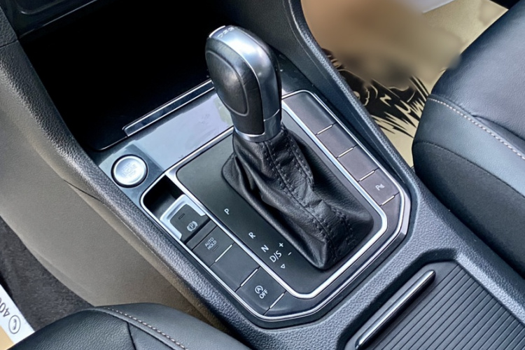 大众 高尔夫·嘉旅 2016款 230TSI 自动豪华型局部细节18