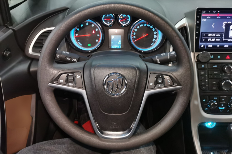 别克 英朗 2013款 GT 1.6T 自动时尚运动版局部细节13