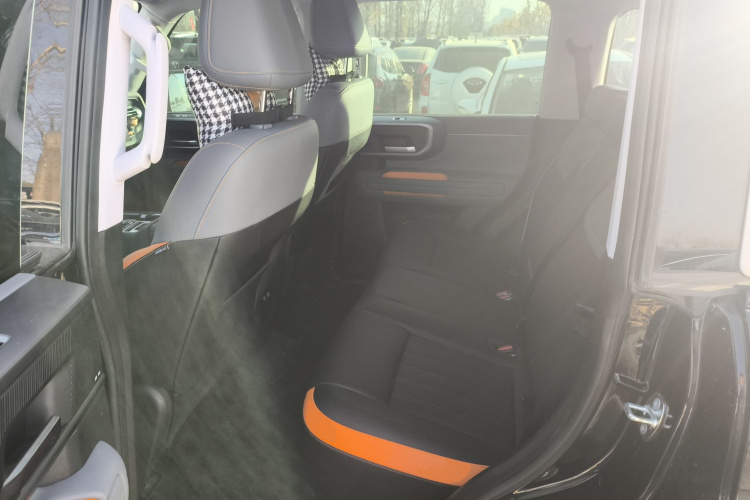 北京BJ40 2024款 2.0T 全新城市猎人版 侠客型中控内饰21