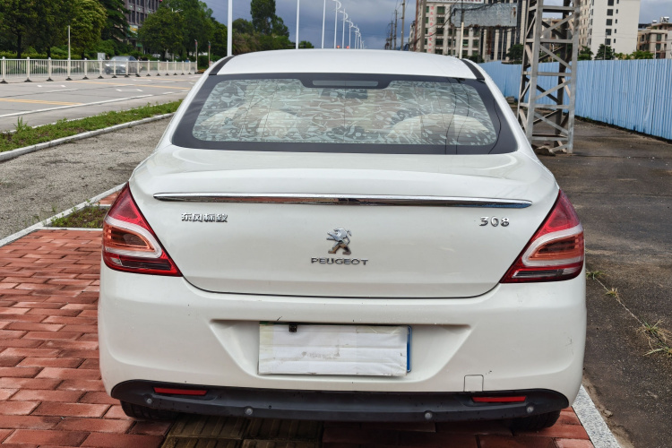 标致308 2014款 乐享版 经典 1.6L 自动优尚型车身外观6005