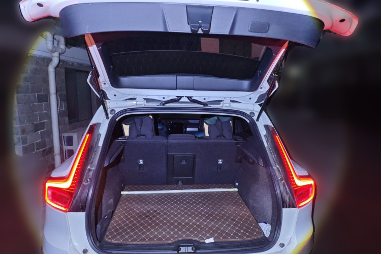 沃尔沃XC40 2022款 T4 四驱智行时尚版中控内饰23