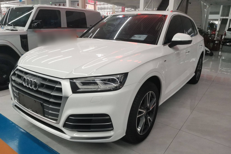 奥迪Q5L 2020款 改款 40 TFSI 荣享时尚型车身外观1