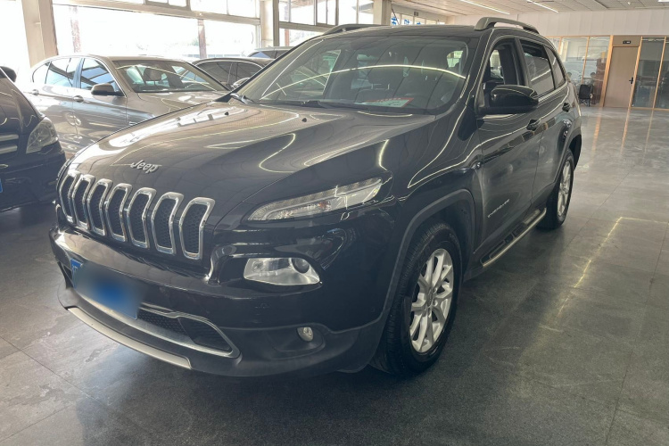 Jeep 自由光 2016款 2.4L 专业智能版车身外观6001