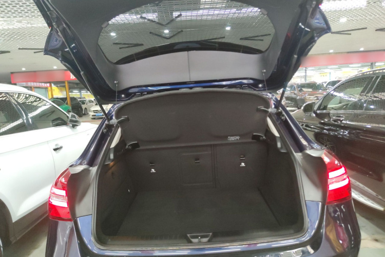 奔驰GLA 2017款 GLA 200 时尚型机舱底盘23