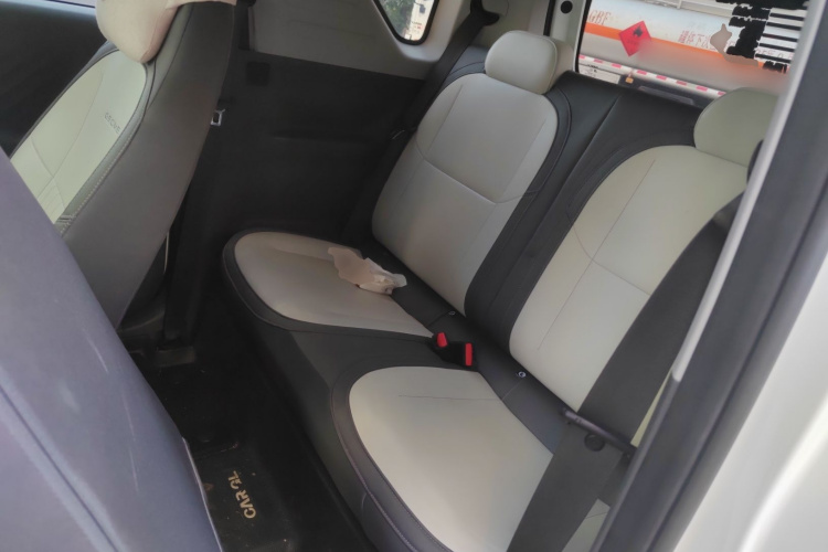 吉利银河 2025款 210km 熊猫骑士中控内饰7004