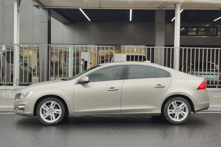 沃尔沃S60 2014款 S60L T5 智驭版车身外观6007