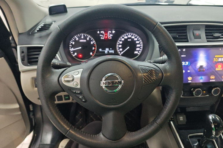 日产 轩逸 2018款 1.6XV CVT尊享版中控内饰13