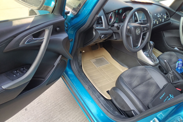 别克 英朗 2014款 XT 1.6L 自动时尚版中控内饰20