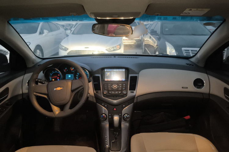 雪佛兰 科鲁兹 2015款 1.5L 经典 SE AT中控内饰12