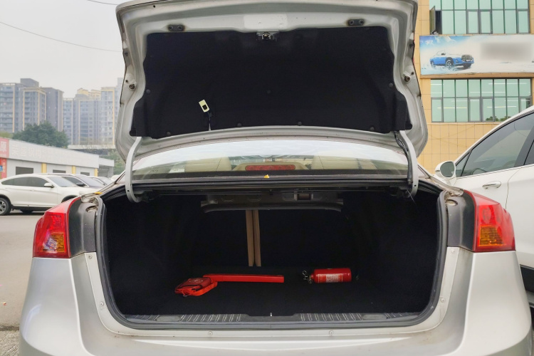 别克 凯越 2013款 1.5L 自动经典型机舱底盘23