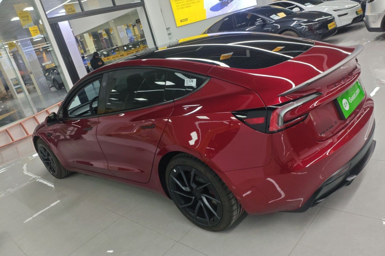 特斯拉 Model 3 2025款 高性能全轮驱动版车身外观6003