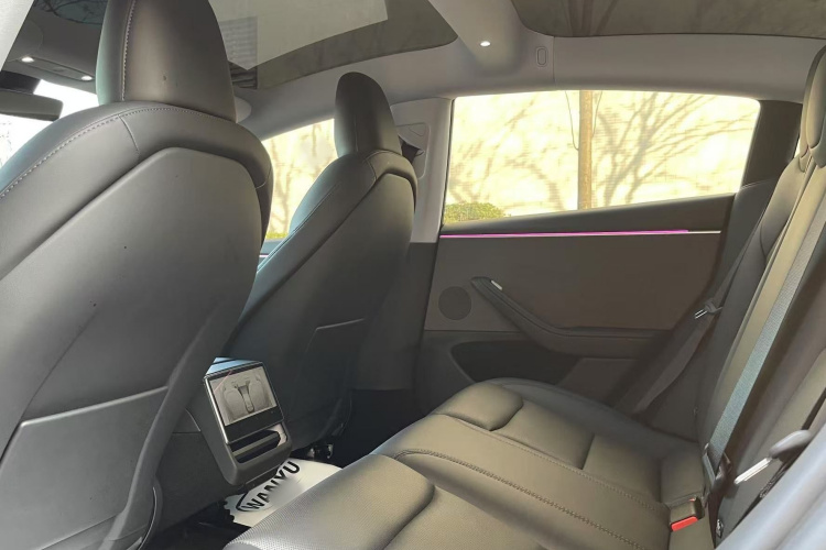 特斯拉 Model 3 2023款 后轮驱动版中控内饰7006
