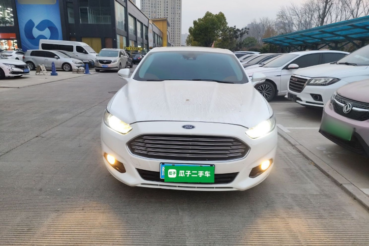 福特 蒙迪欧 2013款 2.0L GTDi200时尚型车身外观2