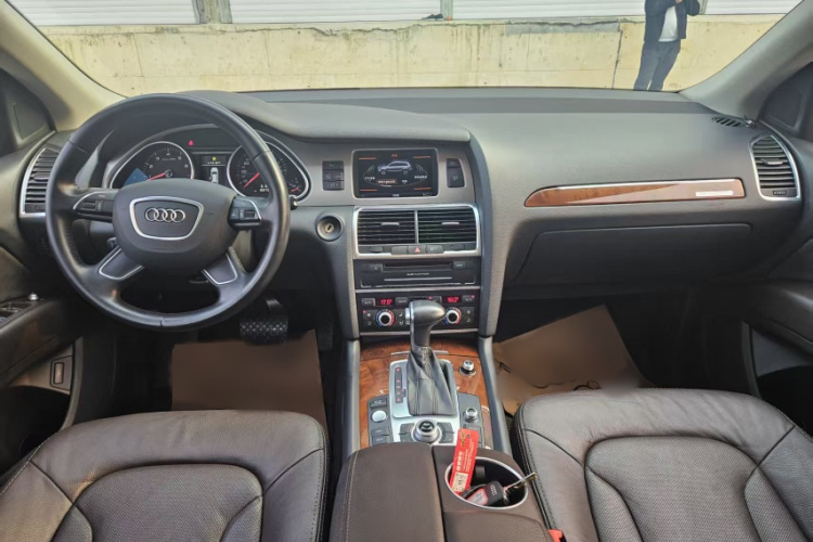 奥迪Q7 2015款 35 TFSI 进取型中控内饰7004