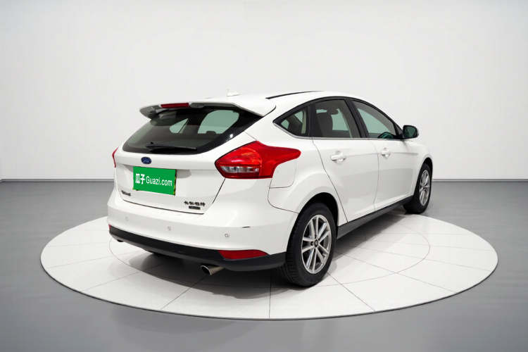 福特 福克斯 2018款 两厢经典 EcoBoost 180 自动精英型车身外观7