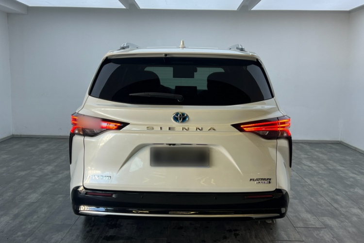 丰田 赛那SIENNA 2023款 2.5L混动 铂金版车身外观6005