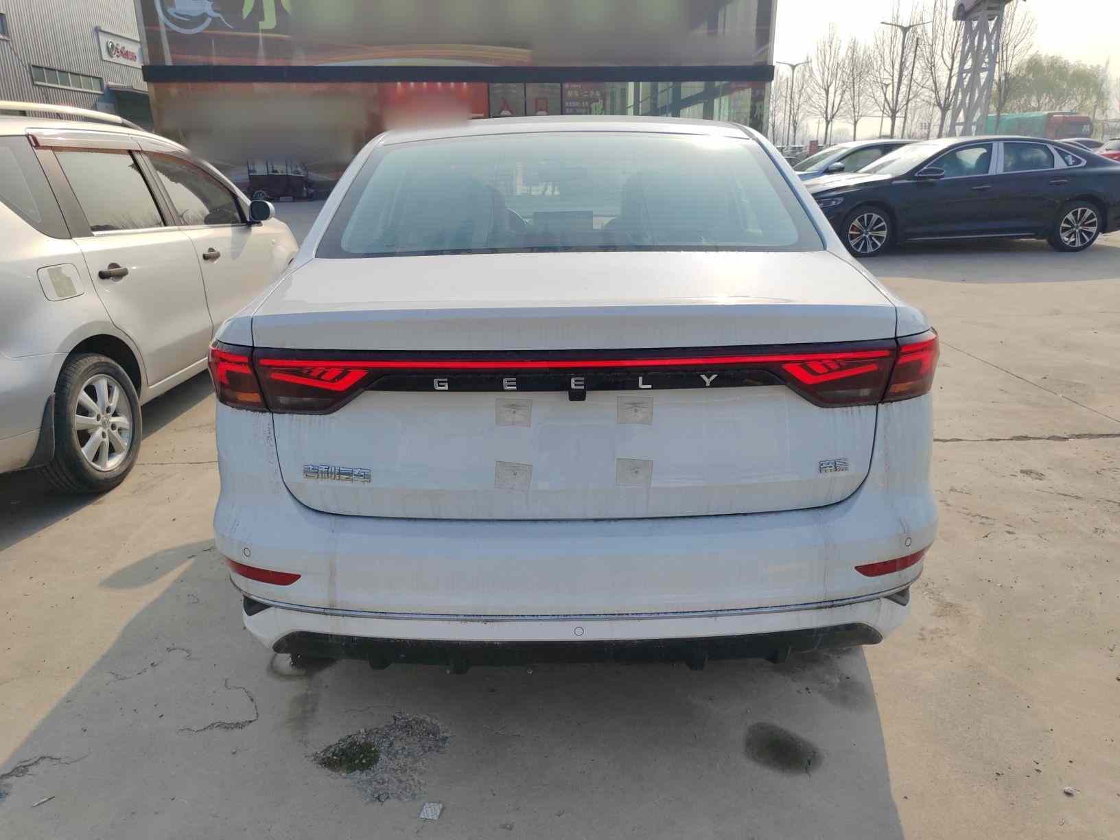 吉利汽车 帝豪 2026款 第4代 400万纪念款 1.5L CVT飞越型(4)