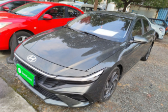 现代 伊兰特 2023款 1.5L CVT LUX尊贵版