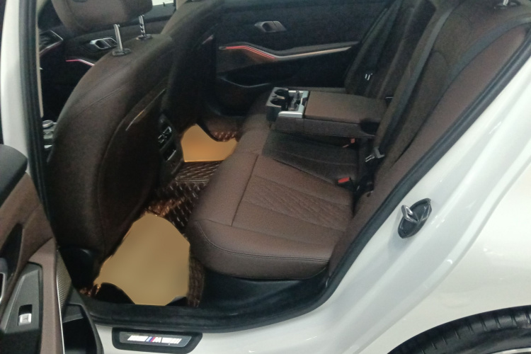 宝马3系 2023款 325Li M运动套装中控内饰7004