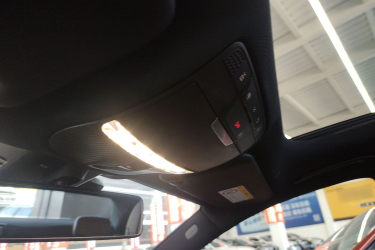 奔驰E级 2023款 改款 E 300 L 运动豪华型局部细节22