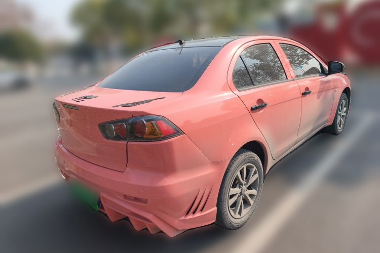 三菱 翼神 2013款 时尚版 1.8L 手动舒适型车身外观7