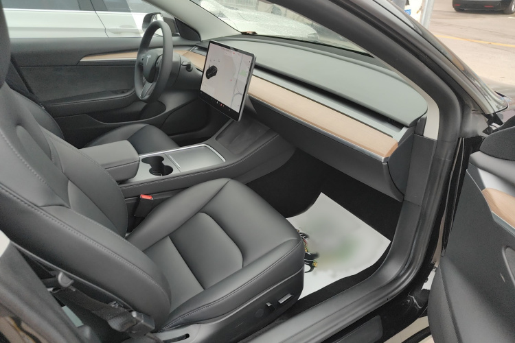 特斯拉 Model 3 2021款 改款 标准续航后驱升级版 3D1中控内饰7005