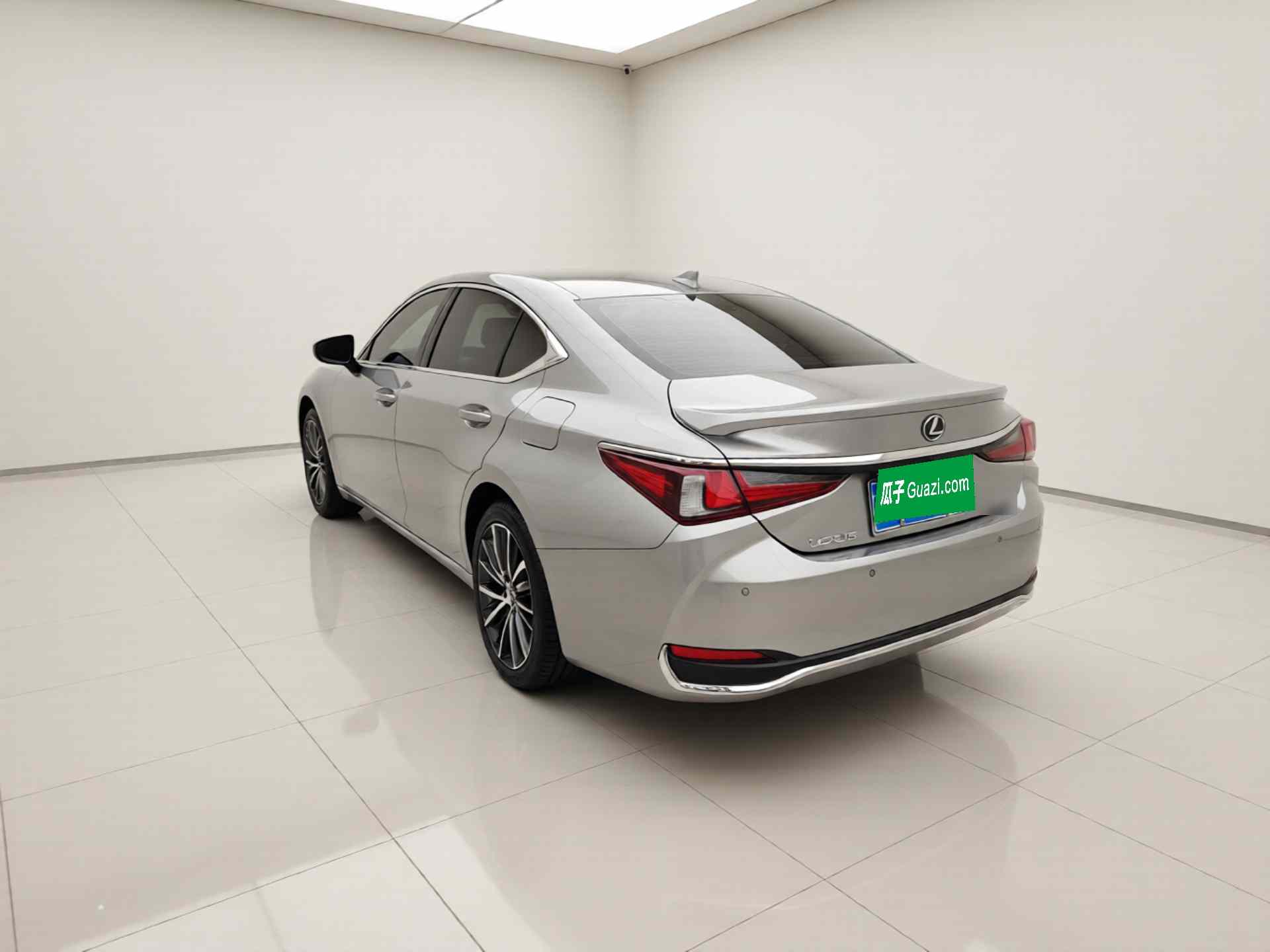 雷克萨斯ES 2022款 300h 臻享版(3)
