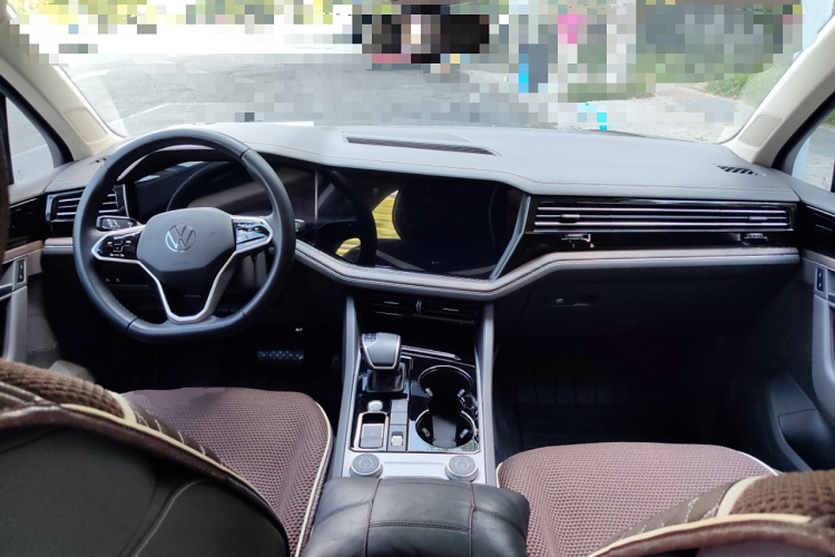 大众 途锐 2022款 2.0TSI 锐尚版中控内饰7002