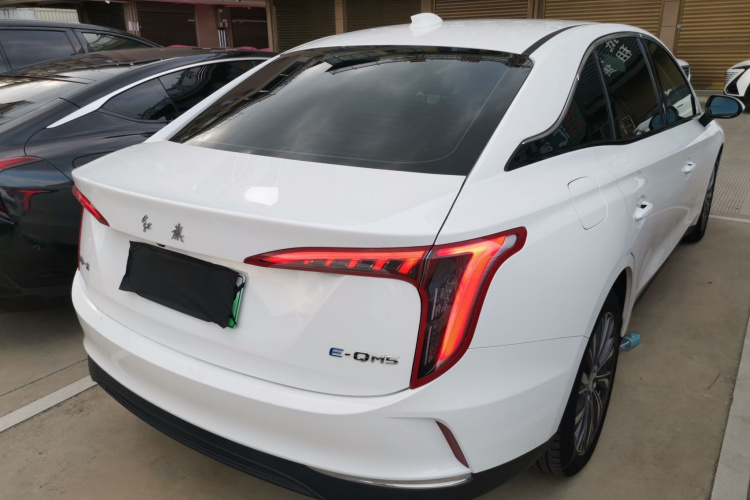 红旗E-QM5 2022款 431km 充电乐享版车身外观7