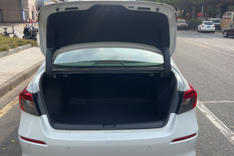 本田 思域 2022款 240TURBO CVT劲控版局部细节23