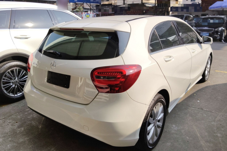 奔驰A级(进口) 2017款 A 180车身外观6005