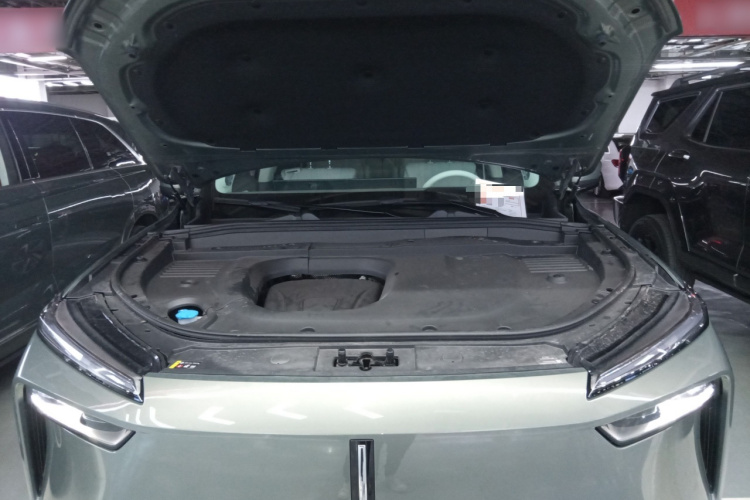 魏牌 蓝山 2025款 四驱 Max机舱底盘24