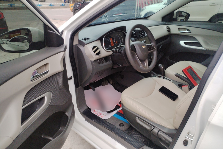 雪佛兰 2015款 赛欧3 1.5L AMT幸福天窗版中控内饰20