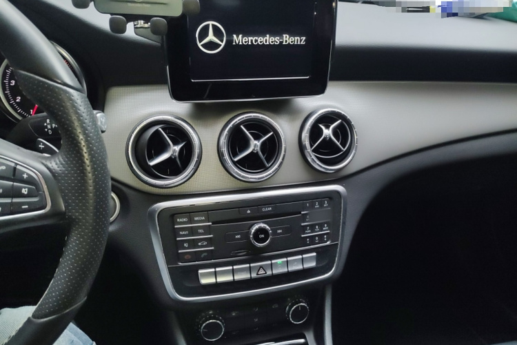 奔驰CLA 2016款 改款 CLA 200 时尚型局部细节16