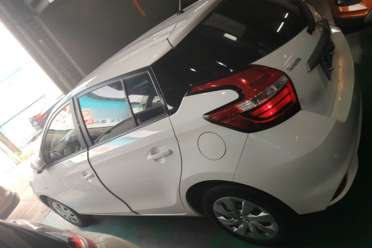 丰田 威驰FS 2017款 1.5L CVT锋驰版车身外观4