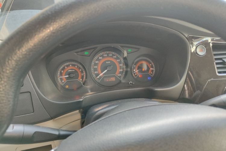 东南 V3菱悦 2014款 1.5L 手动精明版局部细节14