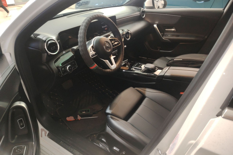 奔驰A级 2020款 改款 A 180 L 运动轿车特殊配置局部细节19