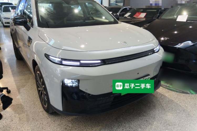 零跑汽车 零跑B10 2025款 510悦享版车身外观3