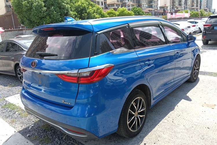 比亚迪 宋MAX 2017款 1.5T 自动智联精英型 7座车身外观7