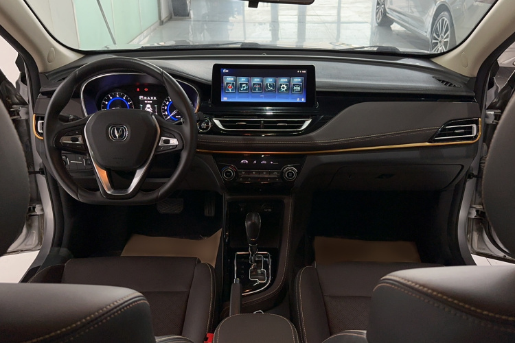 长安 逸动DT 2018款 1.6L 自动尊享型中控内饰7005