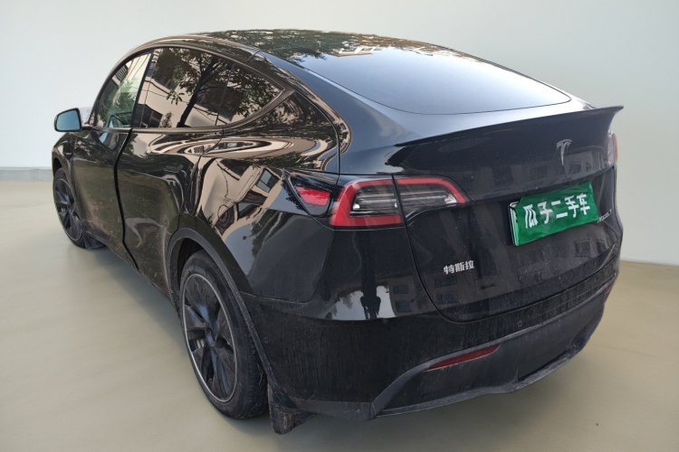 特斯拉 Model Y 2022款 后轮驱动版车身外观5