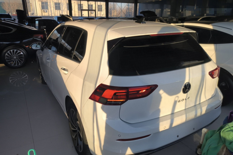 大众 高尔夫 2023款 200TSI DSG Pro车身外观6