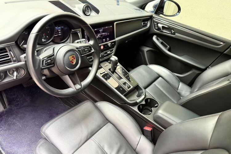 保时捷 2022款 Macan 2.0T中控内饰7002