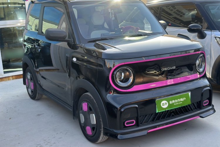 吉利银河 2025款 210km 熊猫卡丁车身外观6006