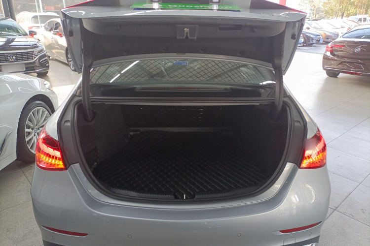 奔驰C级 2023款 改款二 C 260 L 运动版局部细节23