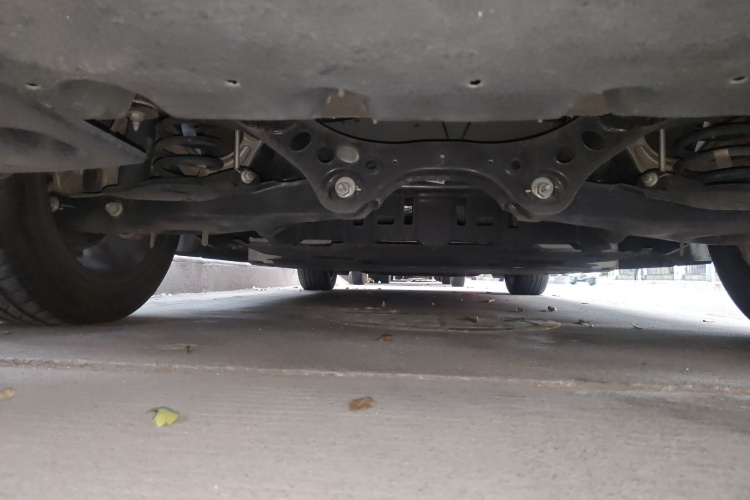 红旗E-QM5 2022款 431km 充电乐享版局部细节9009