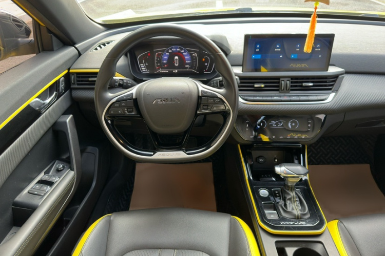 东风风神 奕炫 2021款 230T 自动追猎骑士版中控内饰7002