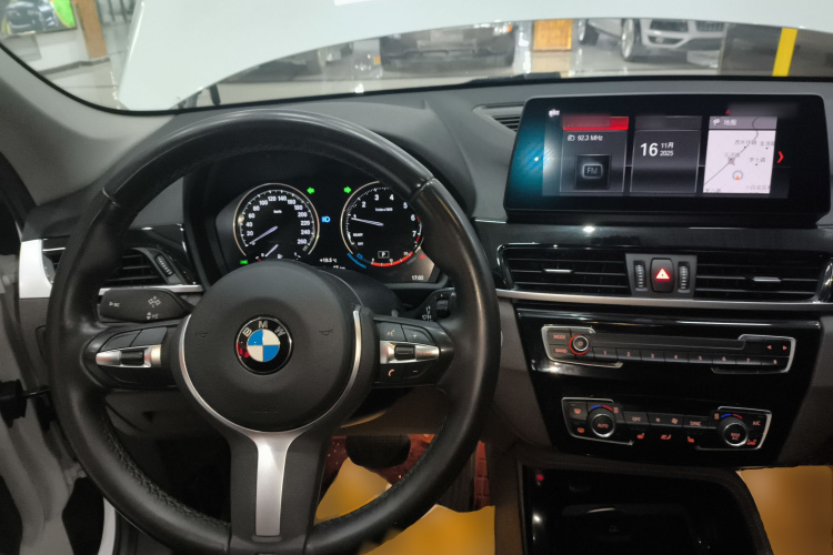 宝马X1 2020款 sDrive20Li 尊享型中控内饰12