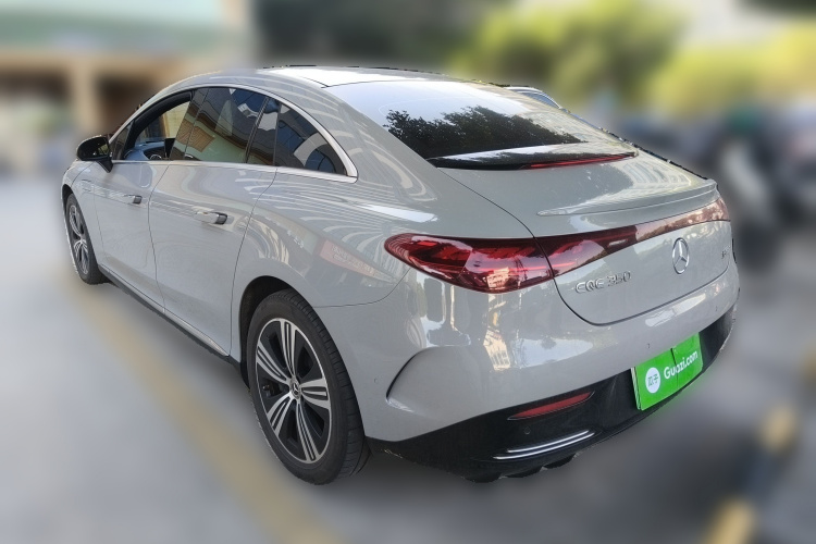 奔驰EQE 2022款 350 豪华版车身外观5